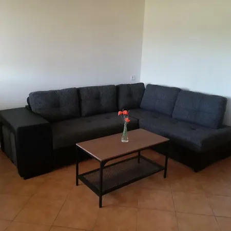 Holiday home S Vinnym Sklepem Four Grapes *