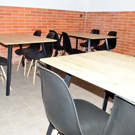 S Vinnym Sklepem Four Grapes Ferienhaus *